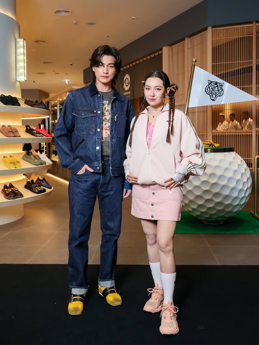 TrendforGulf's tweet photo. IG Updated : gulfkanawut 

Please:
❤LIKE 
💬COMMENT 
🔀SHARE  
🔂REPOST 
⏬️POST SAVED 

GULF X ONITSUKA TIGER OPENING 
#OnitsukaTiger
#NorimakibyOnitsukaTiger
#OnitsukaTigerCentralPark
#GulfKanawut 
@gulfkanawut https://t.co/GgNyB3EwXd