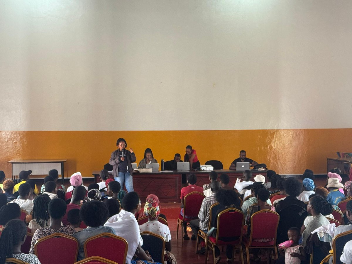Relief4SingleM's tweet photo. The Mayor of Ngoma ,Mrs.Nathalie NIYONAGIRA  has launched  Futurepreneur for 4 months that will be  implemented by RSMO in partners ESP,MasterCard foundation for 4Months 489vulnerable  Adolescents Girls, young women people living with Disabilities for ages of 15-35 14 sectors. https://t.co/3sAb5Q7tGI
