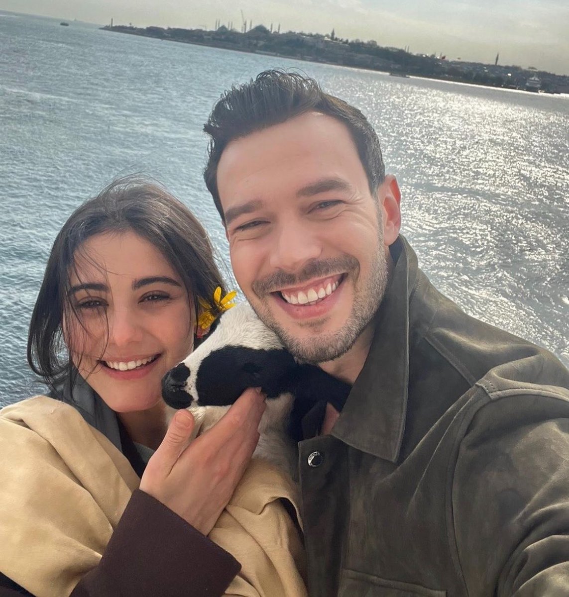 TvDunyasii's tweet photo. Başrollerini Aytaç Şaşmaz ve Helin Kandemir’in paylaştığı #SevdiğimSensin dizisi, 4 Haziran Perşembe akşamı ekrana gelecek olan bölümüyle sezon finali yapacak.

(Birsen Altuntaş) https://t.co/OPoz1cbpRj