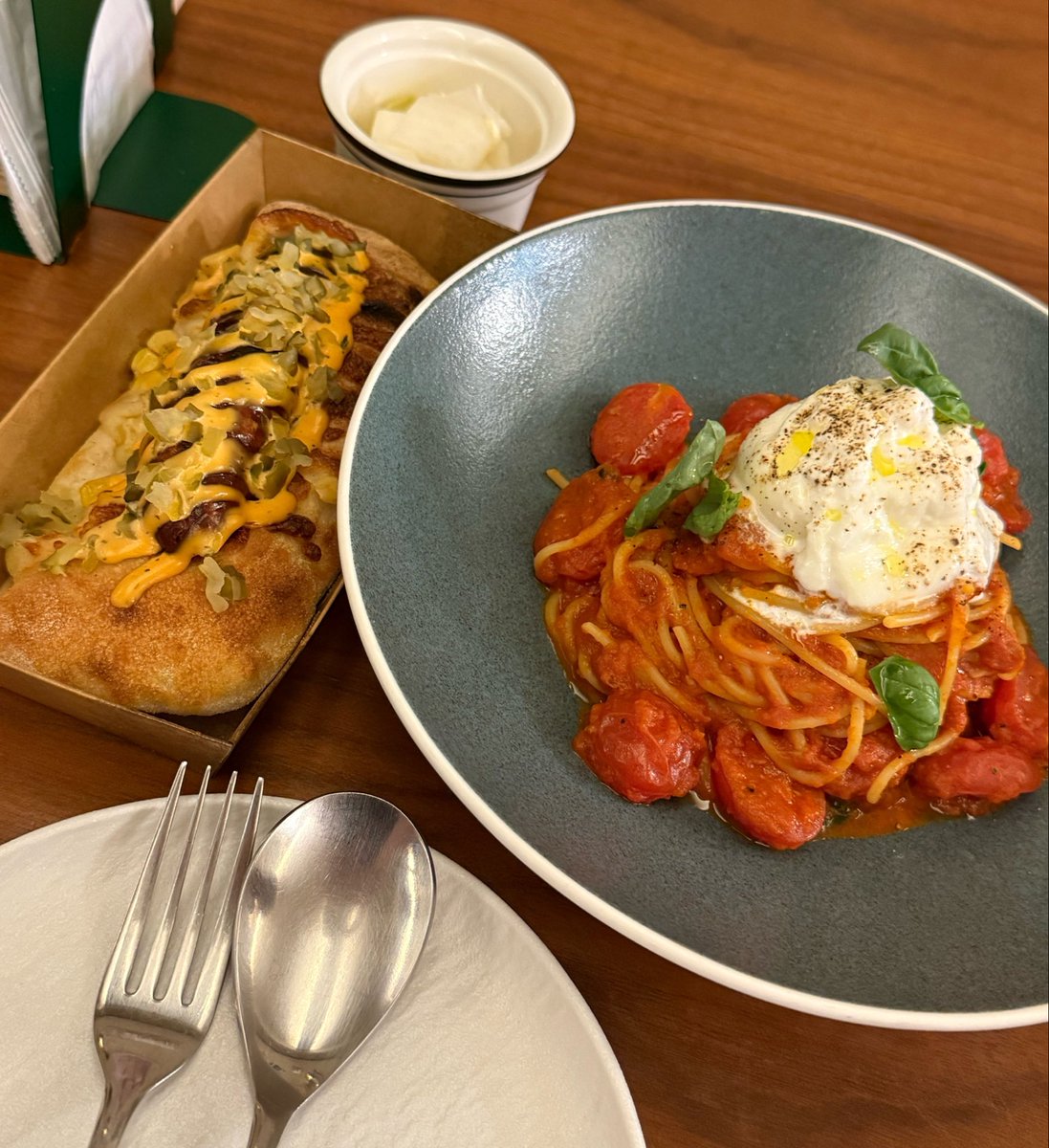 반달 tweet media