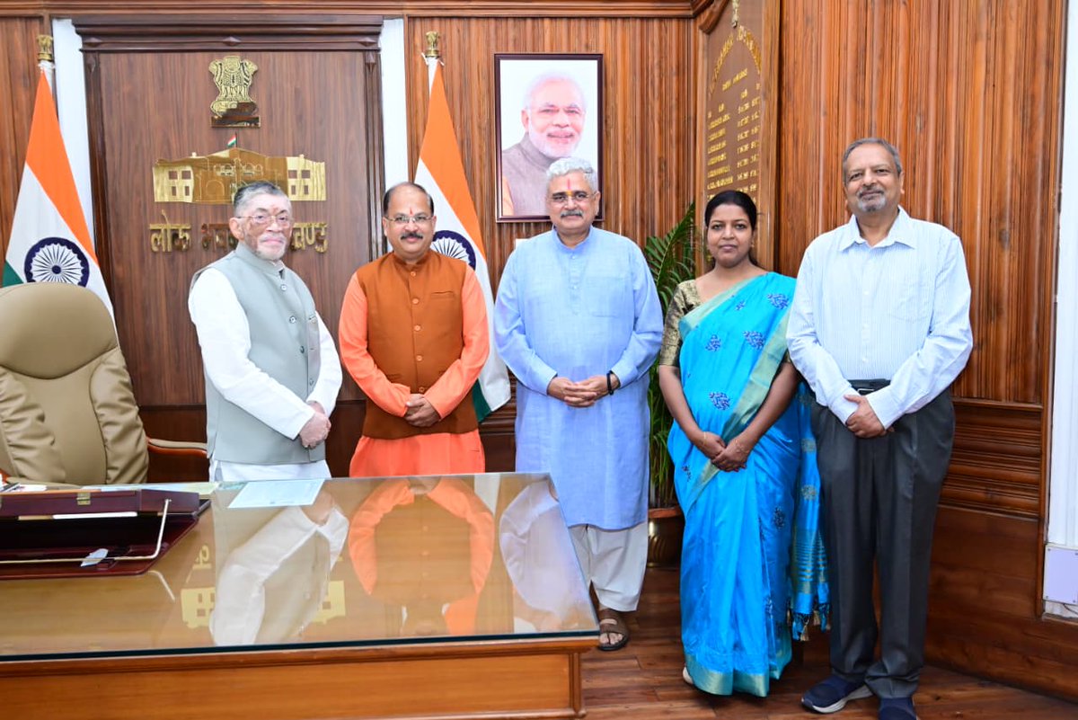 🚨 “I will take the issue of ‘Corporate Jihad’ to the Chief Minister and the Prime Minister!” - Jharkhand Governor Hon. Santosh Kumar Gangwar on the Nashik TCS case.

Following nationwide concern over religious discrimination and women’s safety issues in the Nashik incident,