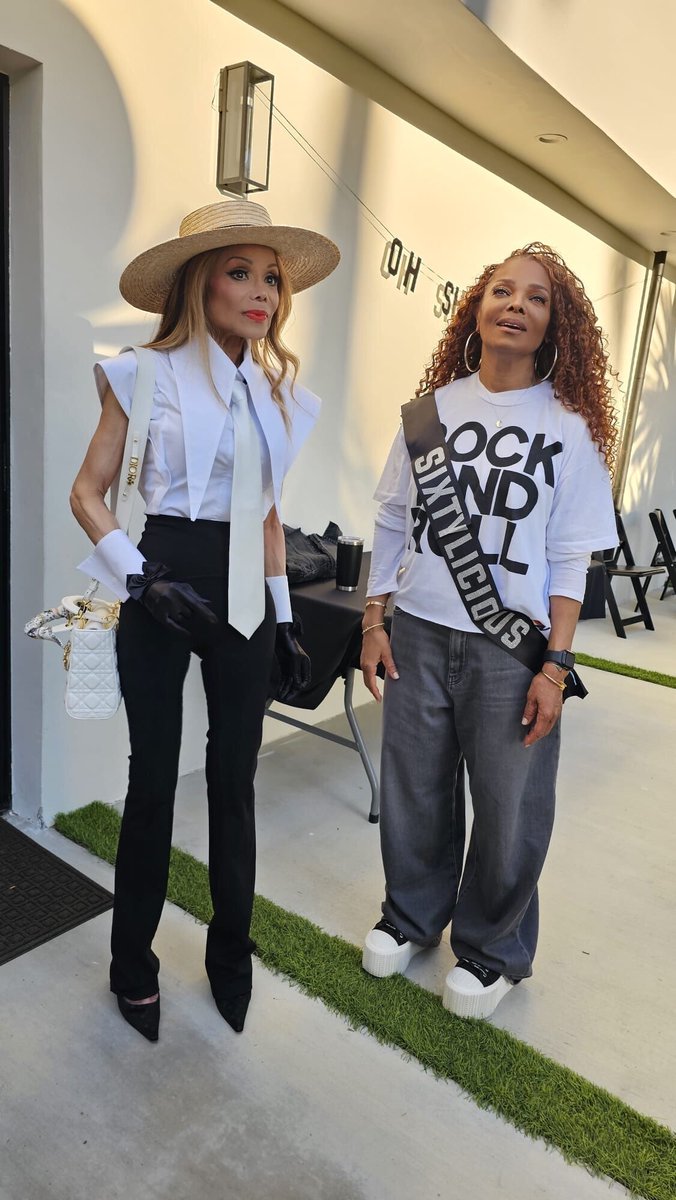 La Toya Jackson tweet media