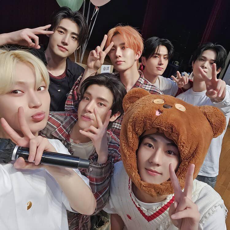 ReneemayV's tweet photo. @yumi_1009_7 ENGENEs will not tolerate mistreatment and mismanagement of ENHYPEN and will continue fighting for their artistic freedom.

#SevEN_Is_The_Way
#Financial_Boycott_Of_BELIFT https://t.co/ScfkW8qWtC