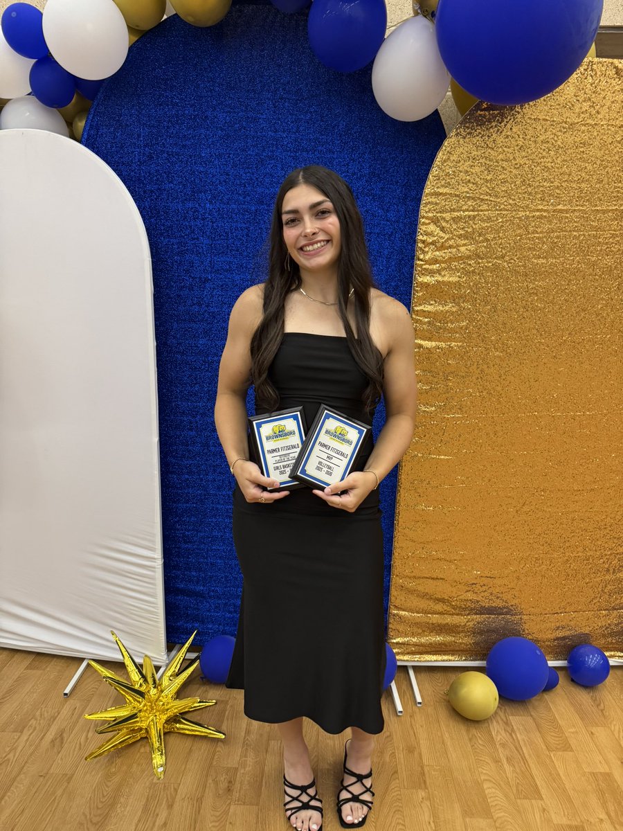 ParmerFitz0217's tweet photo. Athletic Banquet 2026 Junior Year! 
Defensive Player of the year for Basketball
MVP for Volleyball
#volleyball #basketball #senioryearupnext https://t.co/CsQRGmnJQI