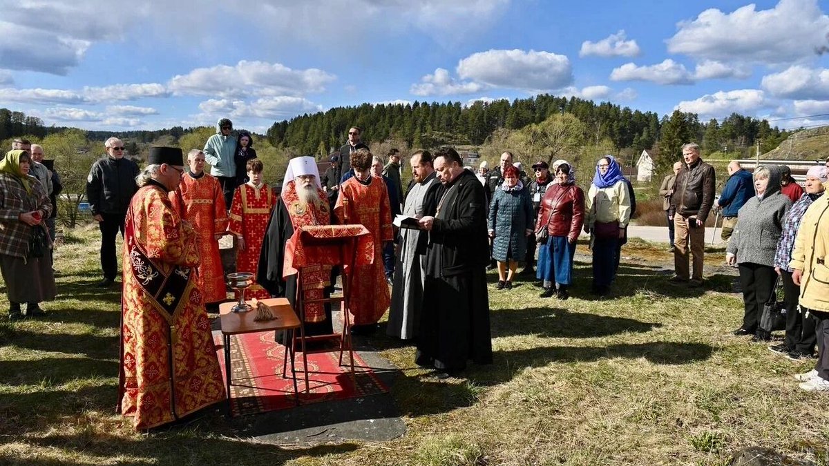 К 800-летию крещения карелов в поселке Куркиеки воссоздадут храм Рождества Богородицы 

6 мая Митрополит Петрозаводский и Карельский Константин освятил место возрождения храма на Церковной горе.                karelinform.ru/news/2026-05-0…