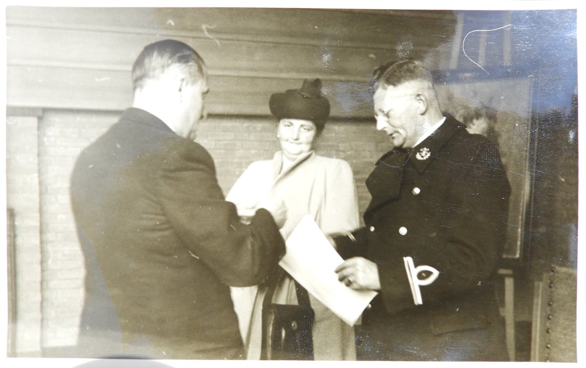 Spuit41's tweet photo. Nieuwe aanwinsten van een oud commandant van Voorshoten en het museum is weer open. Lees het hier; https://t.co/dcwOZbsJmM https://t.co/jvirX53rLk