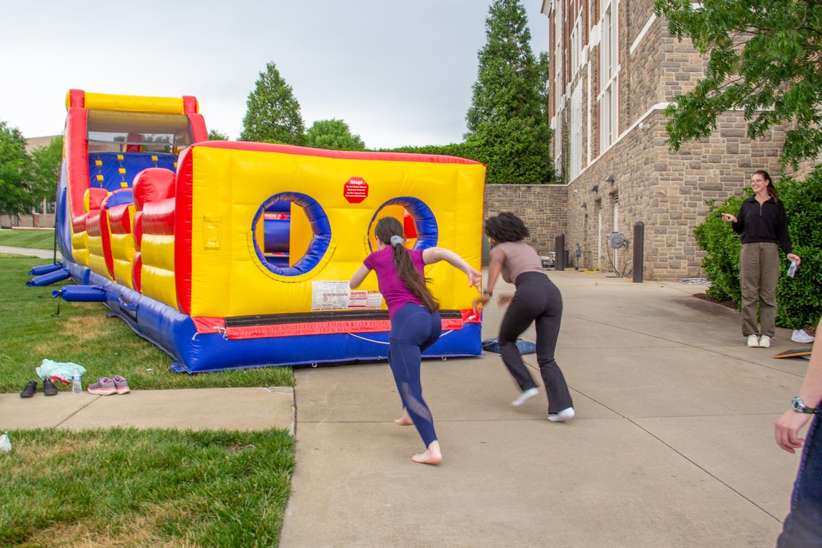 VCOMCAROLINAS's tweet photo. Rock the Block brought students together for an afternoon of food, games, and community as they stepped away from the demands of medical school to recharge and connect with peers. 

#VCOM #VCOMCarolinas #StudentLife #MedicalEducation #FutureDoctors #CampusCommunity https://t.co/6YFXdG4buk