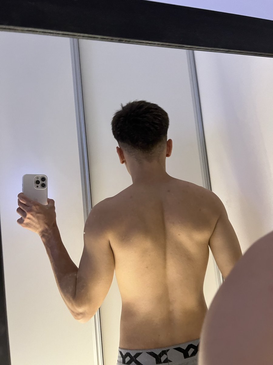 BenjaminOf_'s tweet photo. manden mensajito el privado🤫👇🏻 https://t.co/lyE4P3VCr8