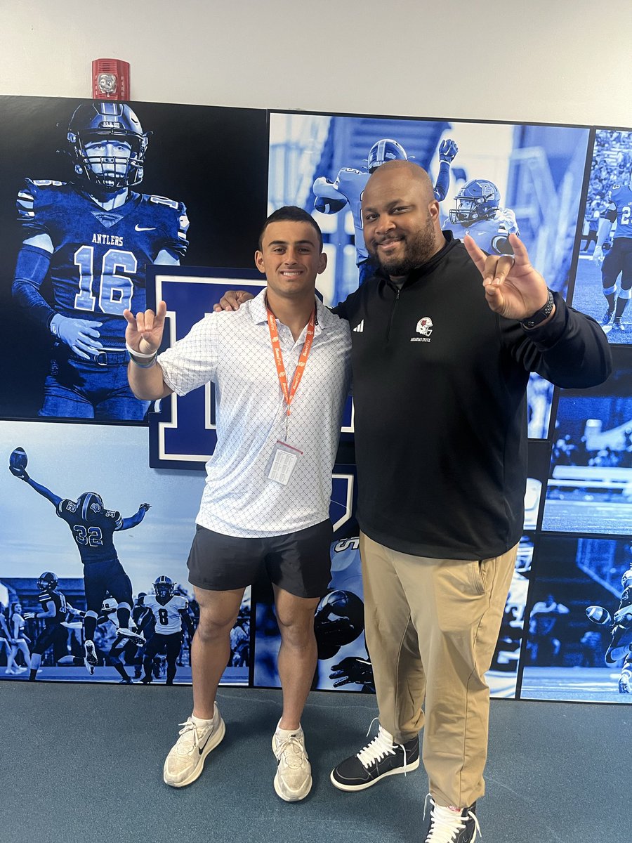 RecruitDCFB's tweet photo. Shout out to @CoachRPittman from @AStateFB stopping by to recruit @DeerCreekFB 

#RecruitDeerCreekFB https://t.co/MLpX2jKS4r