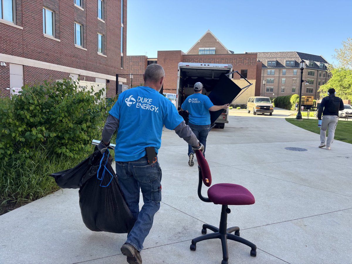DukeEnergyIN's tweet photo. Duke Energy employees volunteered for Project Move Out at @LifeAtPurdue. This is a program that gathers food &amp; other items that students leave behind, and donates them to nonprofits who serve those in need. https://t.co/rWBgINFAfS