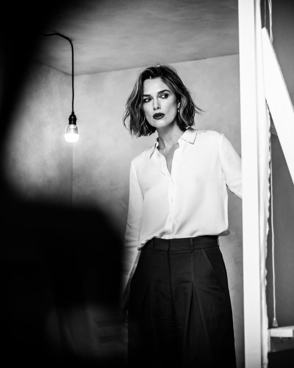 Lieryn's tweet photo. Keira Knightley for The Lives of Others bts promo shoot. 

First preview 14 Oct at the Adelphi Theatre. Opening 29 Oct. 

#keiraknightley https://t.co/SxiE8N5jJP