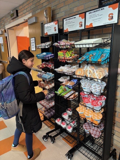 NewYorkHunger's tweet photo. As the school year ends, schools have an opportunity to take a fresh look at breakfast &amp; consider new ways to feed students in the fall. Schuylerville CSD Food Service Director Sarah Keen shares strategies to improve breakfast access by tailoring options to different grade levels https://t.co/ks17EXHUDj