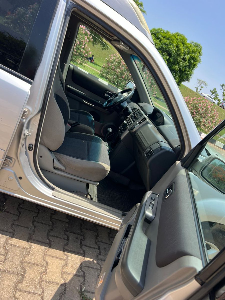 Chubystringz's tweet photo. Extra clean Nissan x-tra 2006 
First body with untemperd engine and gear, AC chilling 
Very clean both exterior and interior
Price: 4.5m 
Abuja deal https://t.co/HGCyzgJJOn
