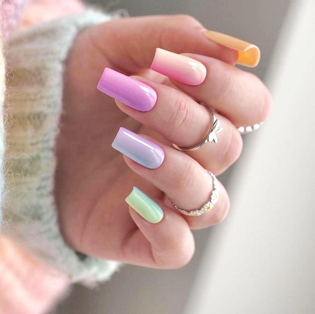 ManicureIdeas's tweet photo. Разноцветный маникюр на лето
#цветныеногти #colorednails #різнокольоровінігті https://t.co/tlw3ojAg7u