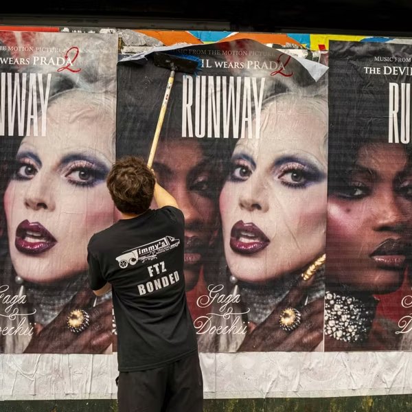 A PAPER Magazine criou um ranking e escolheu “RUNWAY”, de Lady Gaga e Doechii, como a melhor faixa da trilha sonora de “O Diabo Veste Prada 2” e garante: “Essa pode ser a música do verão.” 👠

“Os créditos começam a subir e o público é presenteado com ‘RUNWAY’, a música mais