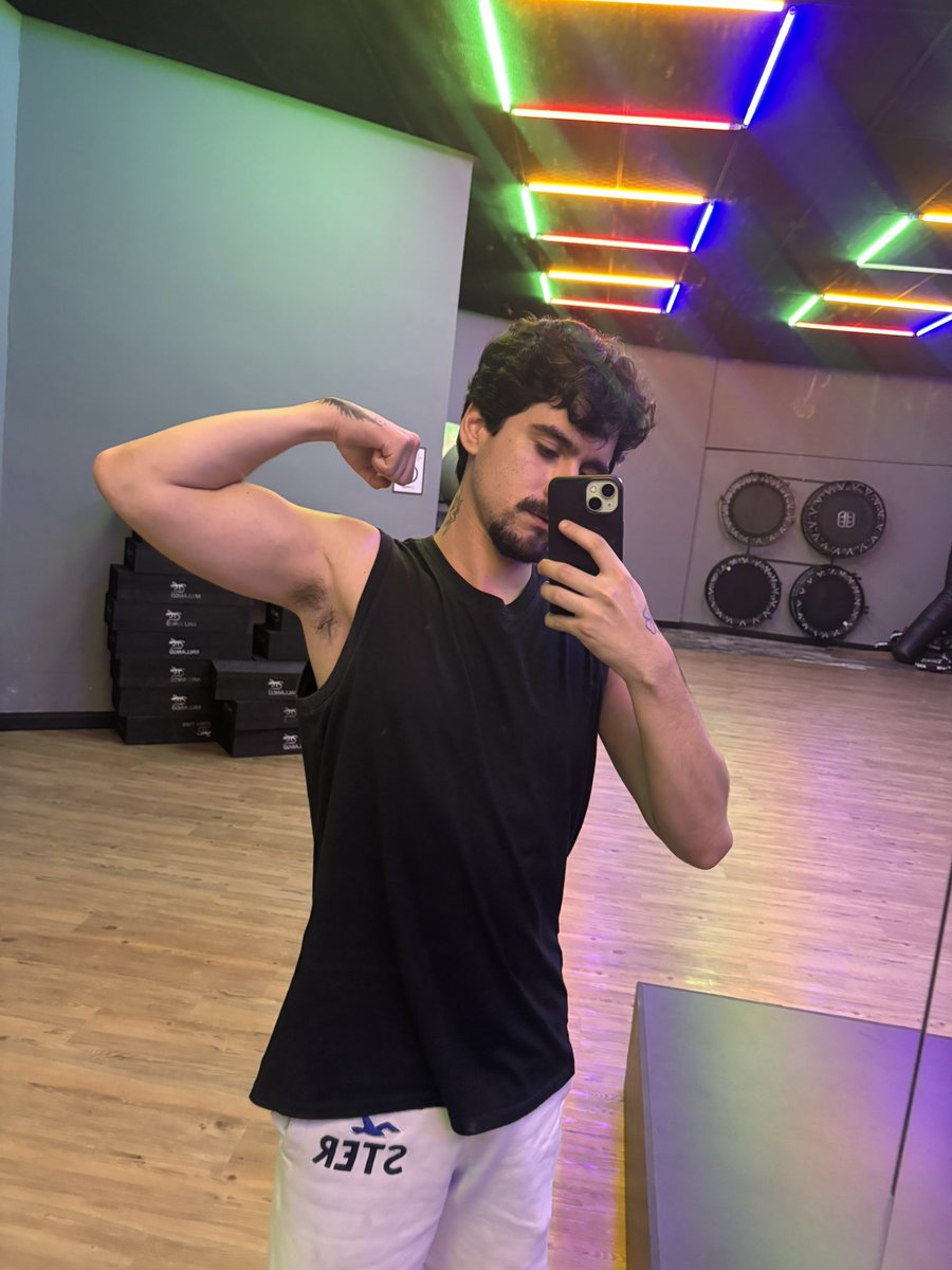 Joe 🥂 tweet media