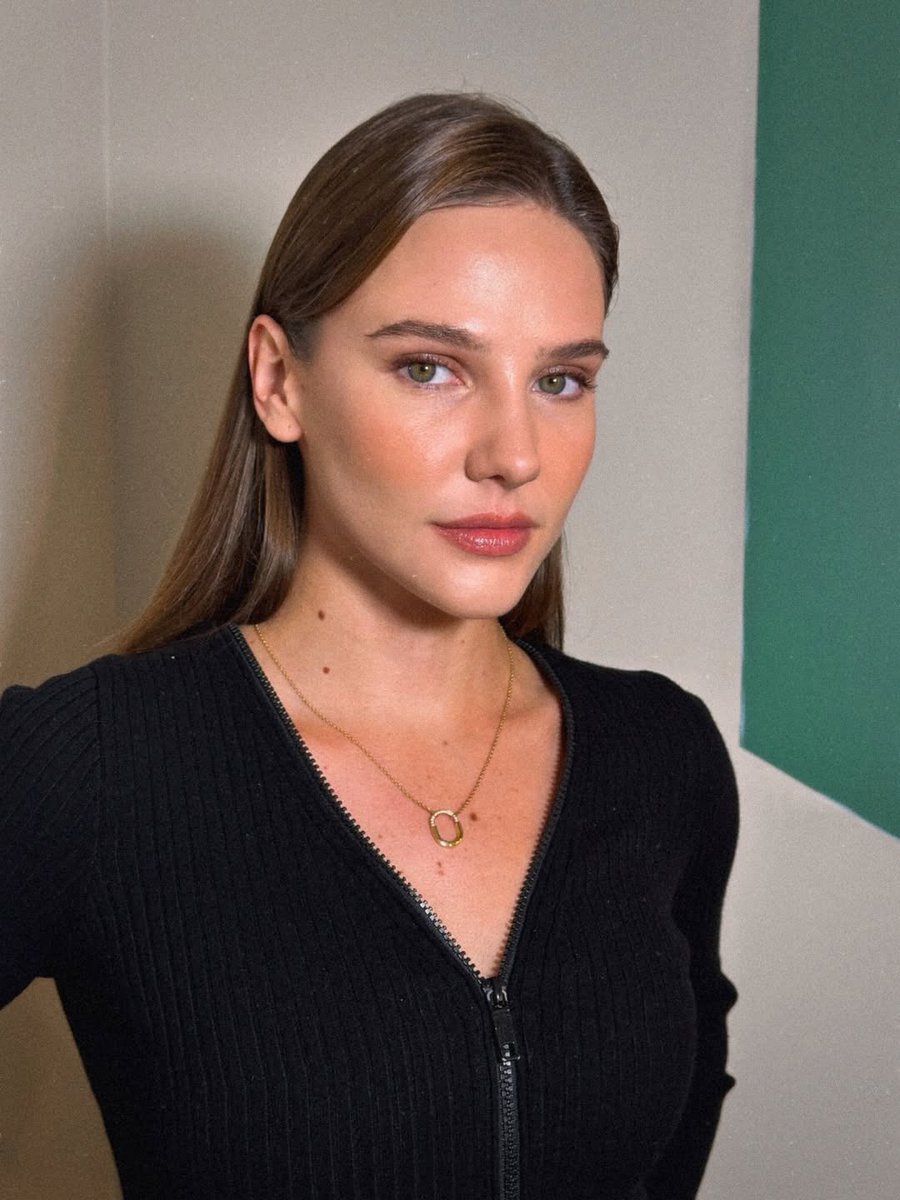 alinabozaktuell's tweet photo. #AlinaBoz “Palamut Zamanı” ile Üstün Akmen Tiyatro Ödülleri’nde “Yılın En Başarılı Yardımcı Kadın Oyuncu” ve “Yılın En Başarılı Umut Veren Kadın Oyuncu” dallarında aday gösterildi ✨ https://t.co/Rjp2HSO7A8