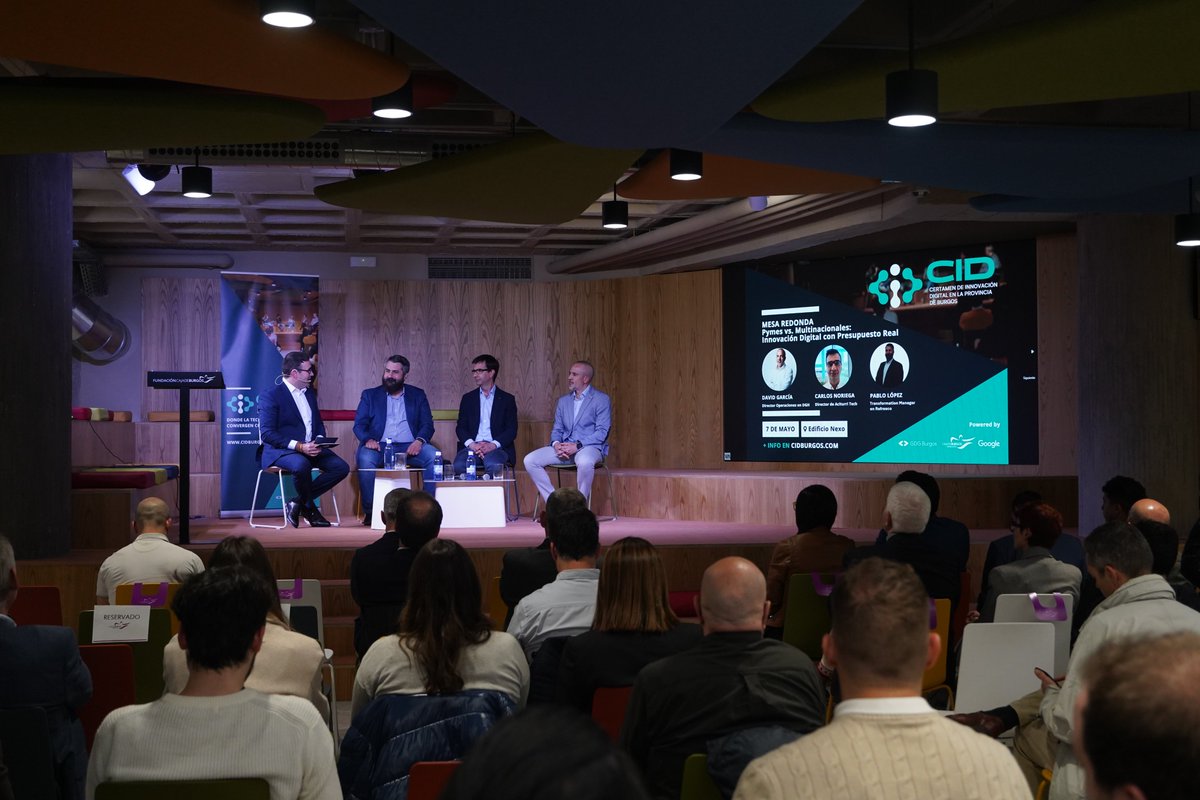 MorcillaConf's tweet photo. 💻 Continuamos el CID 2026 con la mesa redonda 'Pymes vs. Gigantes: Innovación Digital con Presupuesto Real', en la que hablaremos cómo las pequeñas, medianas y grandes empresas pueden implementar innovación digital.

Un certamen promovido por @GDGBurgos y @Fundcajaburgos https://t.co/JNmq8qW6lx
