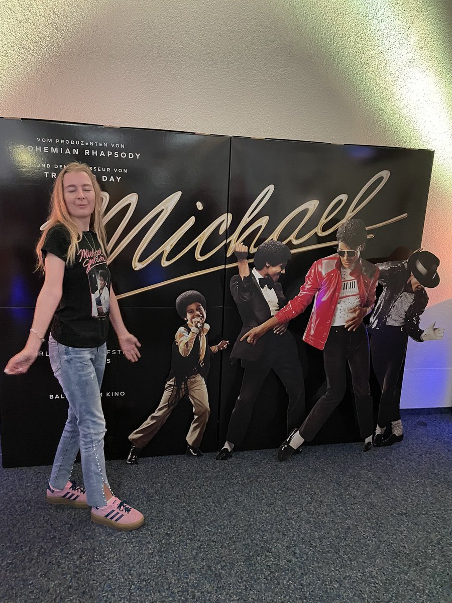 the michael zone 💛👑 | karina 🐯 tweet media