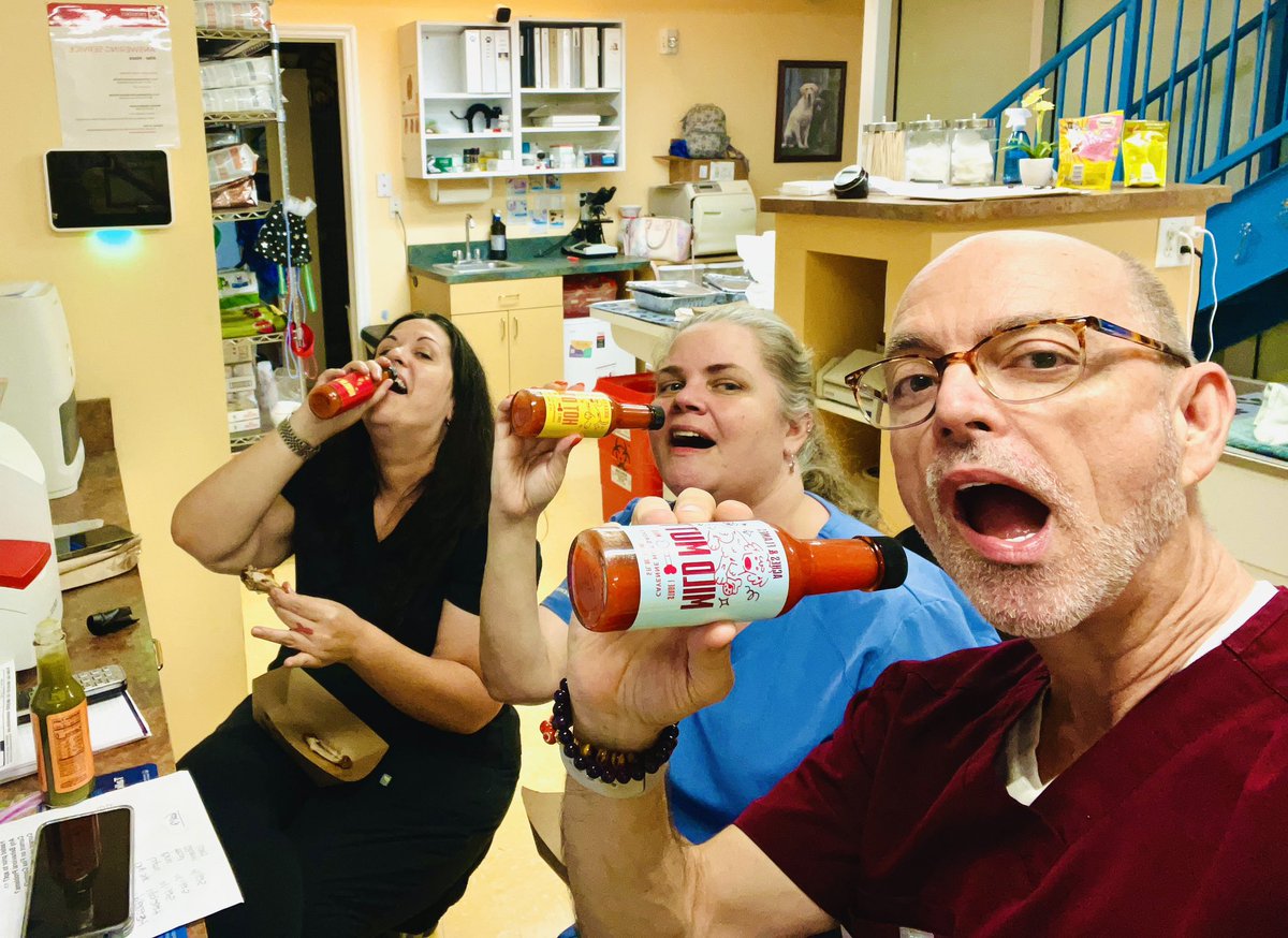 Harboursidevet's tweet photo. Hot wings, hot sauce, &amp; helping dogs feel better? That is our kind of Lunch &amp; Learn!

Our team joined Elanco 4 the Galliprant Aches &amp; Flames program, where we enjoyed @BWWings while learning more about canine arthritis, joint pain, &amp; mobility support
@Elanco4Pets
#harboursidevet https://t.co/2oLYLhPsp8
