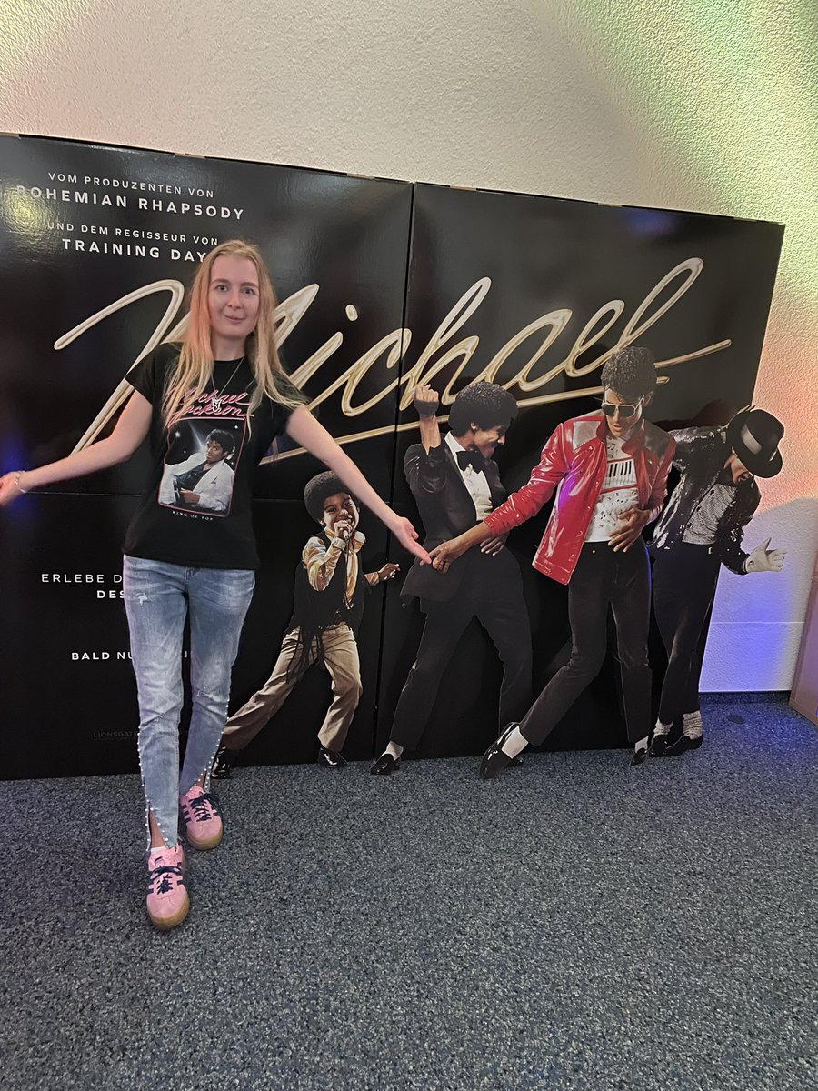 the michael zone 💛👑 | karina 🐯 tweet media