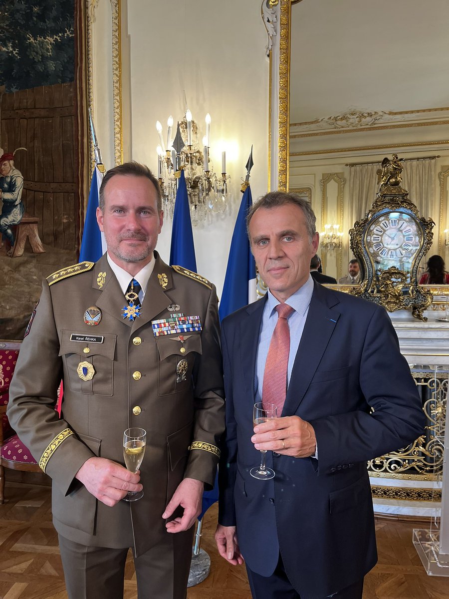 La France à Prague 🇫🇷🇨🇿 tweet media