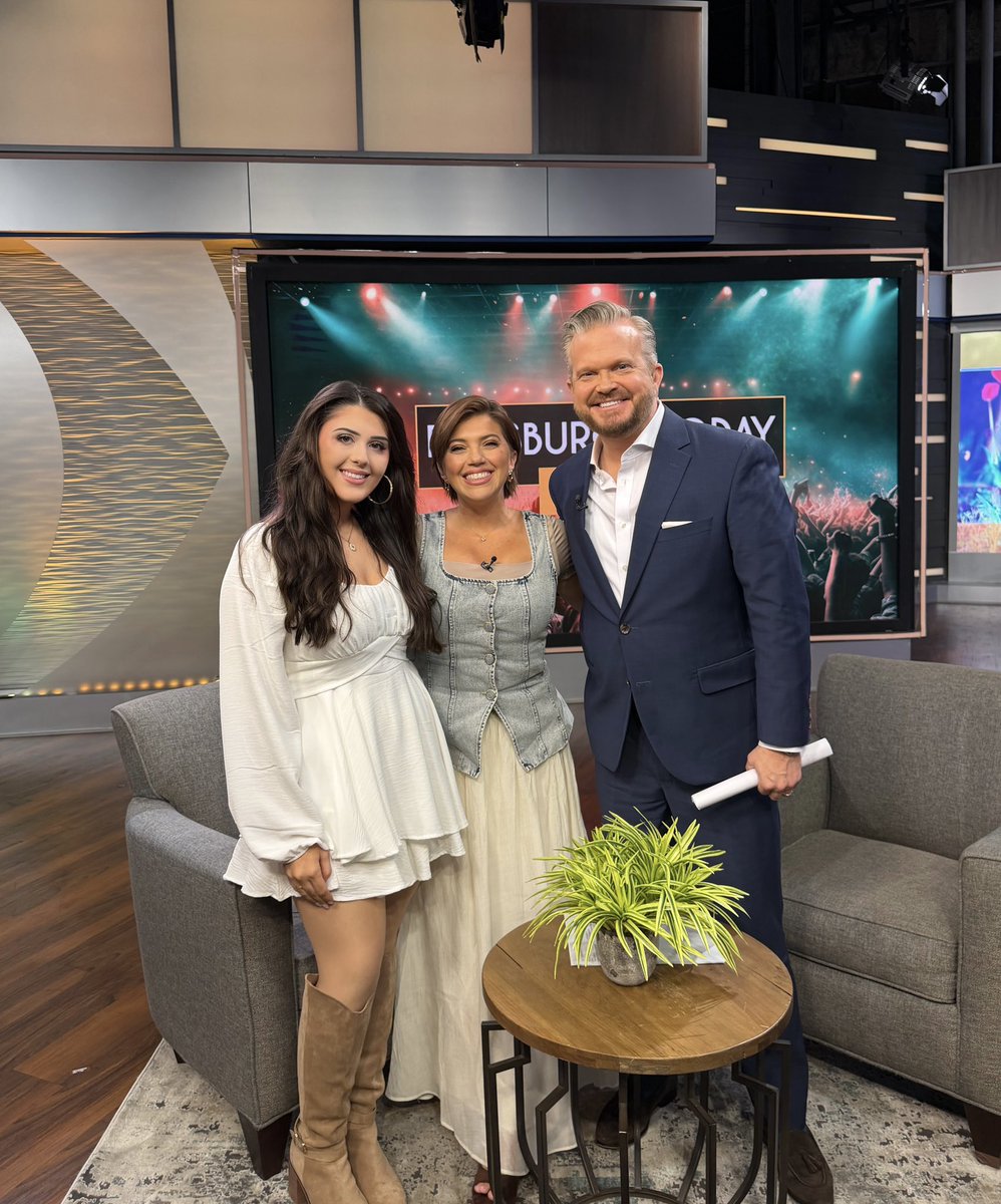 annahazo's tweet photo. So grateful for the opportunity to be on @PGHTodayLive this morning to chat about my new single, “Talk About Us”! Thank you for the interview @KDKAHeather and @DavidHighfield 💫🫶🏻

#Pittsburgh #PittsburghTodayLive #PTL #Artist #SingerSongwriter https://t.co/AqRdc0ivNP