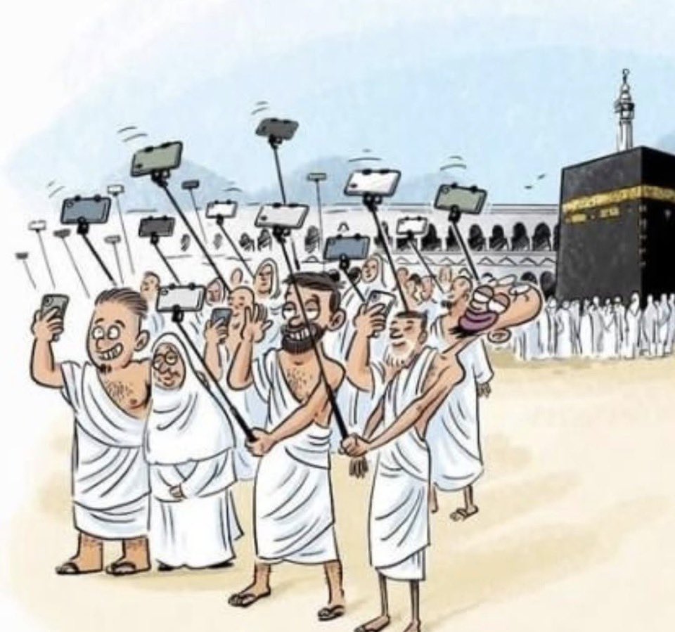 هكذا حال كثير من الناس عند الطواف واداء النسك واعظم الشعائر ، حتى في اطهر بقاع الارض لم يستطيعوا التخلي عن الدنيا والاخلاص في التذلل للخالق ليطهرهم مما جنته ايديهم ..