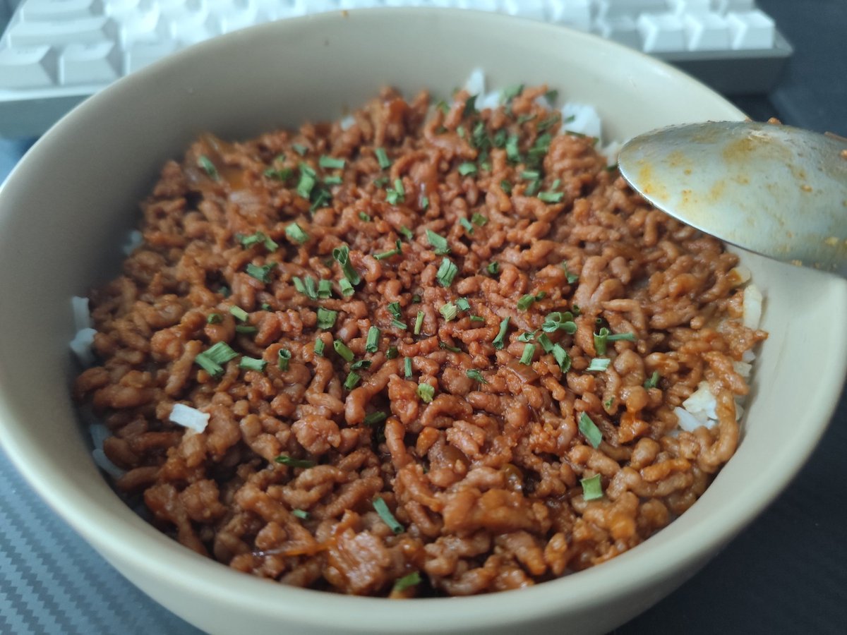 Daevrius's tweet photo. i should post random bullshit here every few days so i stop getting notified about random tweets, here's some bullshit i made for lunch today https://t.co/8FmltAMrIA