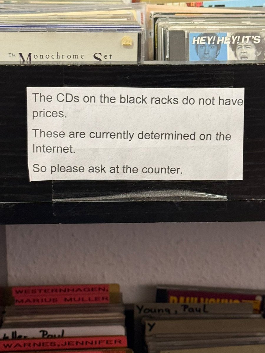 Possibly the most ludicrous experience I've had in a record shop. No prices and you have to give the item to the owner who checks "the internet" while you wait around as he decides what he's going to charge you! 🙄 More on 'Saturday Deluxe' at the weekend!