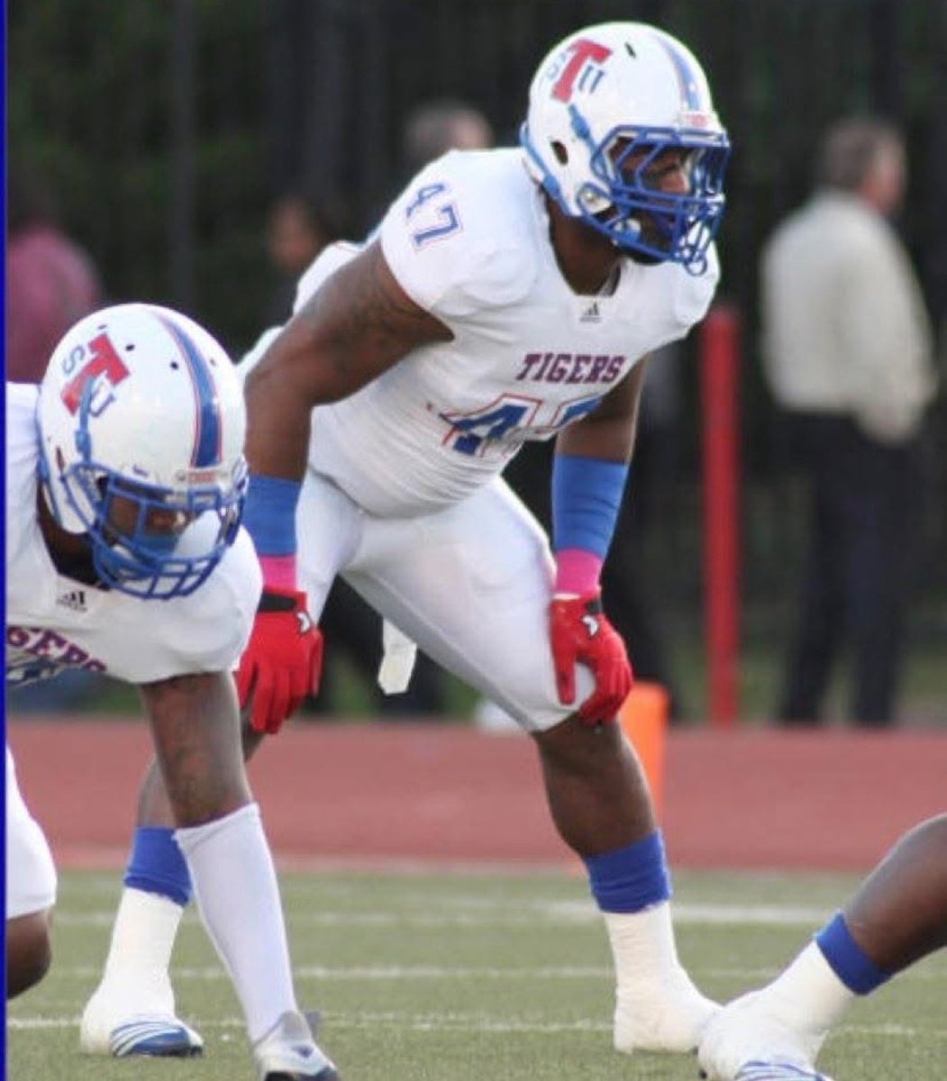 Deon3Barnes's tweet photo. Blessed to receive an offer from Tennessee State University! 💙 #gobigblue 

@Coach_Woods_  @reggiebarlow @CoachMattLeone @TSUTigersFB @WCFball @CoachCouncil47 @QBC_Nashville @TNSelect7V7 @TomLoy247 @ChadSimmons_ @On3 @Rivals https://t.co/VRBsFd4kvs