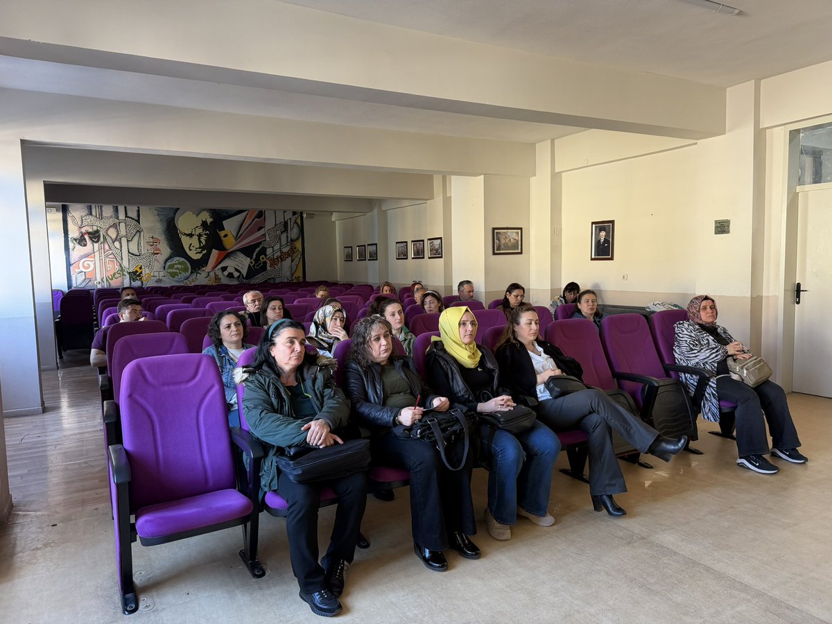 📚📝 Okulumuzda ŞÖK Toplantıları Gerçekleştirildi
📅 06-07 Mayıs tarihlerinde ⏰ 16.00-19.00 saatleri arasında okulumuzda Şube Öğretmenler Kurulu (ŞÖK) toplantıları gerçekleştirildi.