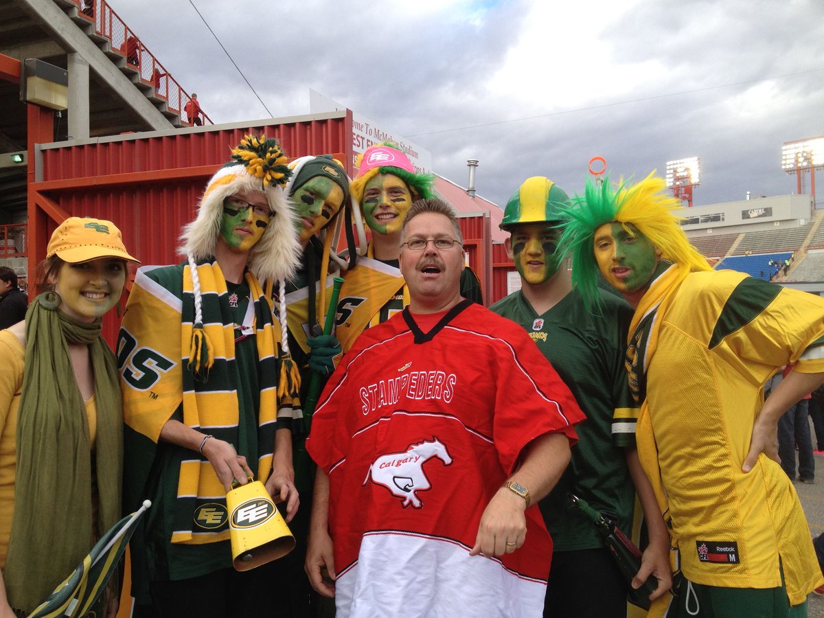 UrCalgaryRealtr's tweet photo. No matter the team... Enjoy the game!

#RealEstate #Realtor #Realty #Property #HomeSearch #RealEstateAgent
#RealEstateLife #RealtorLife #RealEstateTips #TopProducer #RealEstateBroker
#cir #calgary #yyc #stampeders #cfl #football https://t.co/p9A0cspeoa