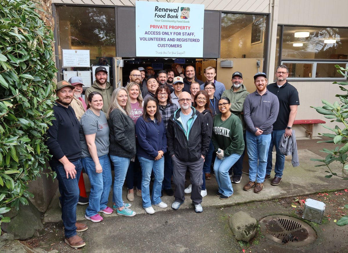 PCIcontracting's tweet photo. Our teams take pride in lending a helping hand. 🫴 Over the past month—especially during Volunteer Week—our branches nationwide have worked together at local charity organizations, helping contribute to the communities where we build. 

#PCIProud #ThrivingTogether #VolunteerWeek https://t.co/HHRVZQXNYR