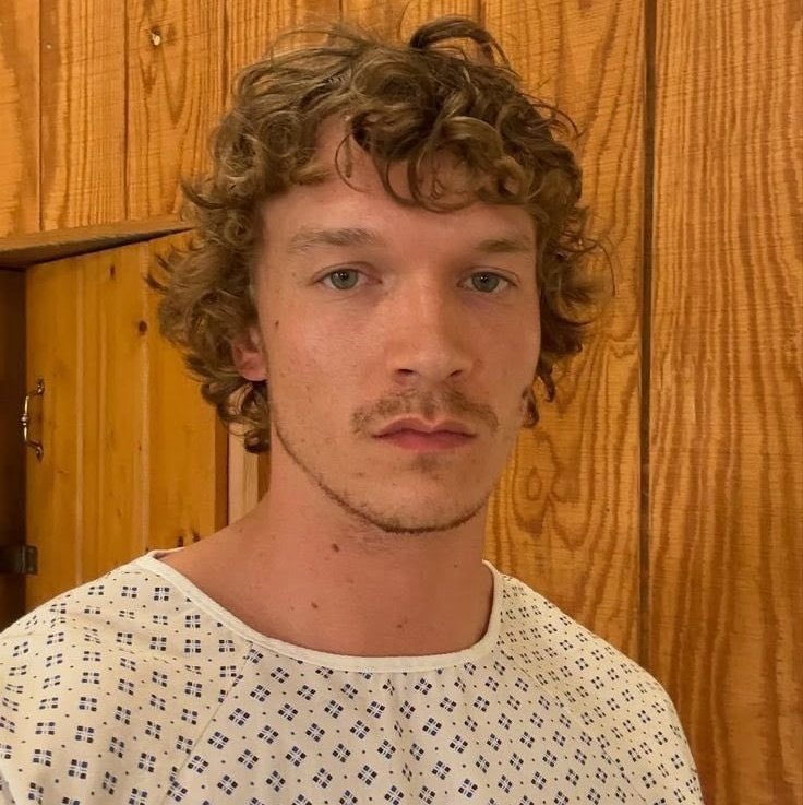 powvenie's tweet photo. Ni siquiera sé tu nombre, personaje que Connor interpretará en Criminal Minds, pero ya te quiero y te defenderé de cualquiera que te quiera mandar preso, porque yo conozco tu noble corazón. No me importa si sos o no culpable https://t.co/BLF4jDVIat