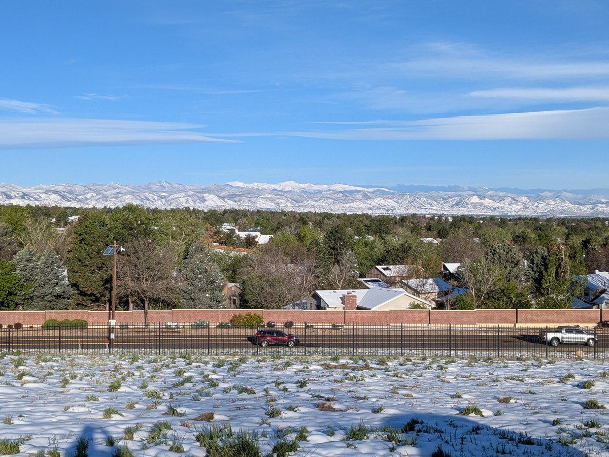 Hungshortbus's tweet photo. The snow covered hills of early May https://t.co/dvsXfjogKb