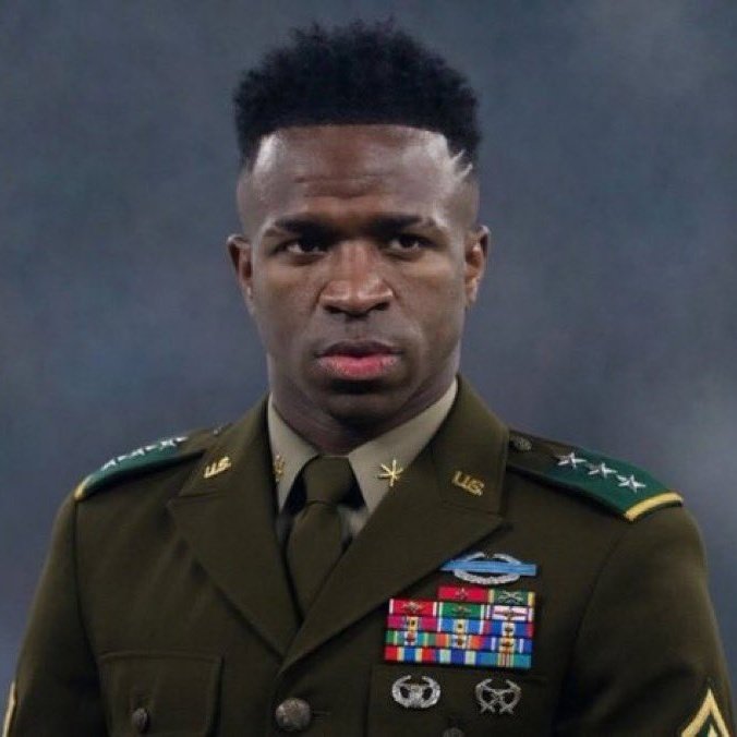 DaviiidRM_'s tweet photo. El culpable N° 1 de todo lo que está pasando. 

Echó a Xabi Alonso por sus caprichitos y de rebote llego un entrenador que ha dividido al equipo y están todos en su contra. 

Vinicius Jr, el villano de una historia bien contada. https://t.co/6deEVQhTse