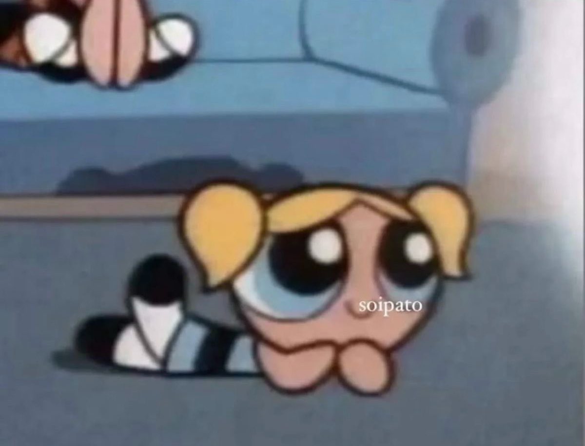 Yo escuchando hablar a mi novio de un tema que no entiendo