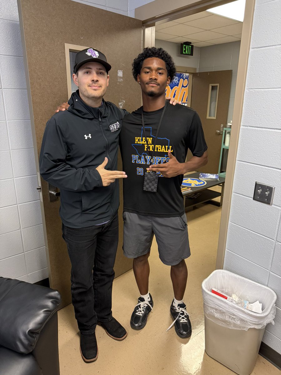 ZaylynSiner11's tweet photo. Had a great conversation with @CoachNikNelson yesterday excited for what’s ahead. @Coach_DPerez @Coach_Morton60 @CoachTKowalski @CoachZachWill @Coach_Kru @TheMothersh1p @KleinFootball25 @_ME_Sports https://t.co/ckXjS5Fop3