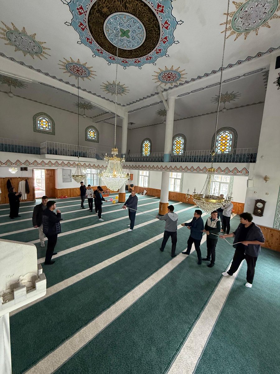 ozvatanmem's tweet photo. Kaymakamımız Sn. Yıldız YILMAZ, İlçe Milli Eğitim Müdürlüğü, İlçe Müftülüğü, İlçe Gençlik ve Spor Müdürlüğü ve öğrencilerimizin katılımıyla düzenlenen etkinlikler ile öğrencilerimizi milli ve manevi değerlerle donatarak geleceğimizi birlikte inşa etmeye devam ediyoruz. https://t.co/MNWkHNjImM