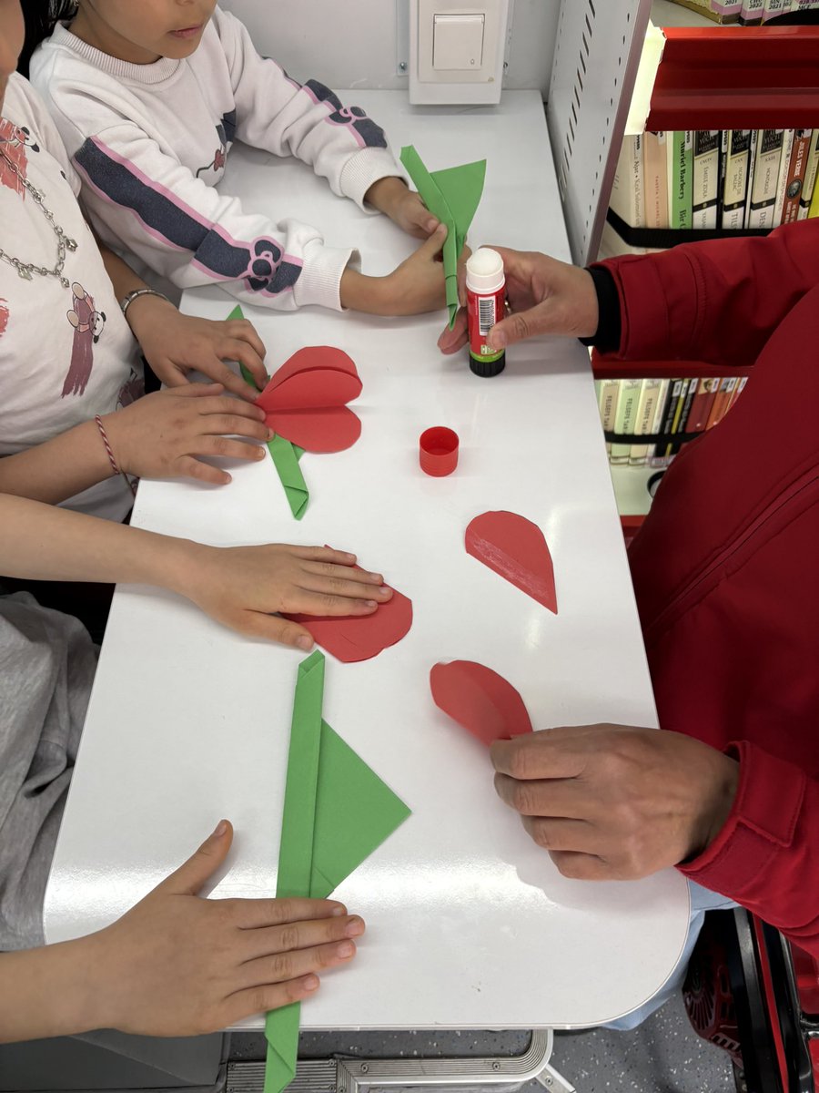 tunceliihk's tweet photo. Gezici Kütüphanemiz ile Nazımiye Anaokulunu ziyaret ederek çeşitli etkinlikler ile güzel bir gün geçirdik . https://t.co/Etd6uBNwZ6