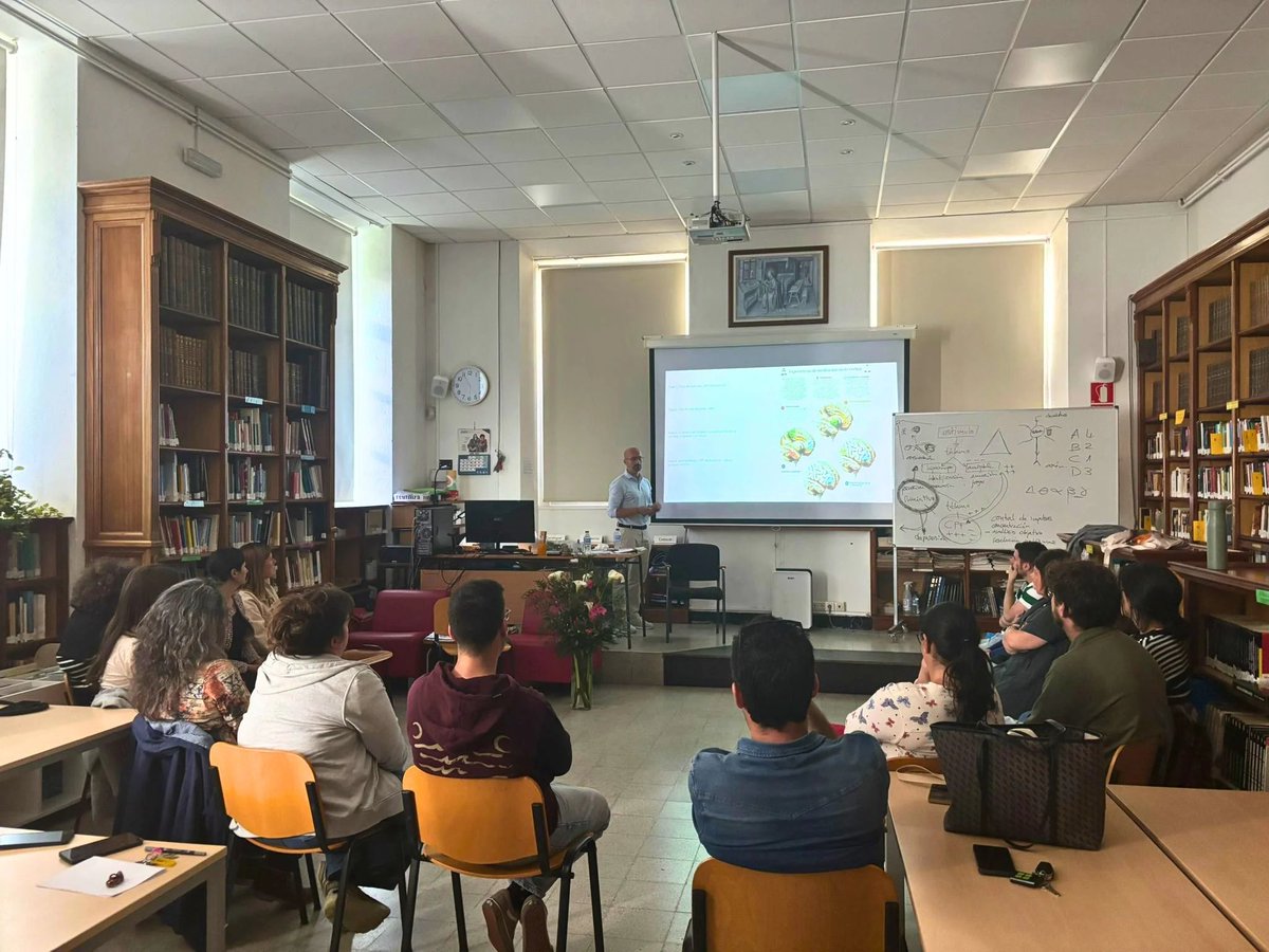 Excelente iniciativa del IES Fernando Blanco de Cee dirigida al profesorado. 

Trabajando la inteligencia emocional en el ámbito educativo para construir entornos más saludables y humanos. 💚

#InteligenciaEmocional #Educacion #ElSuno