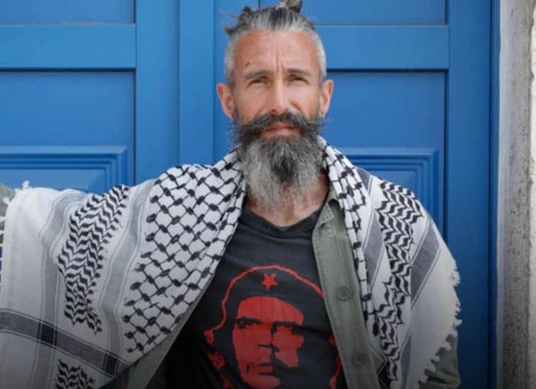 JoaquinTeixeira's tweet photo. ⚠️ Ativista português preso na flotilha pró Palestina alega que foi torturado na prisão. "Os israelenses Comeram minha bunda" denunciou o blogueiro. https://t.co/IECq3KGICI