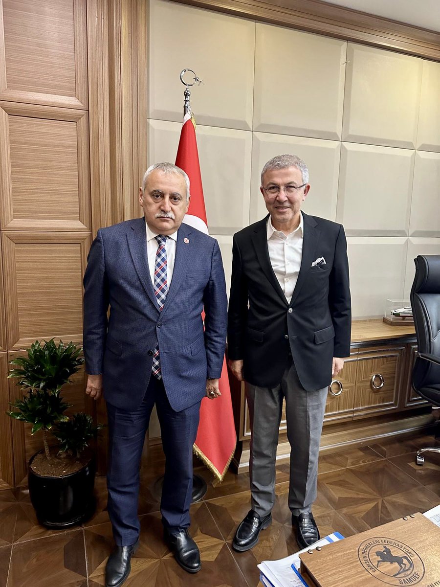 yildiraybas2's tweet photo. Bursa programlarımız kapsamında, Deniz Köken’i, Bursa Büyükşehir Belediyesi Genel Sekreterlik görevine başlaması dolayısıyla makamında ziyaret ederek hayırlı olsun dileklerimizi ilettik.

SADEF Genel Başkanı Yıldıray Baş… https://t.co/rOr6HEkOiV