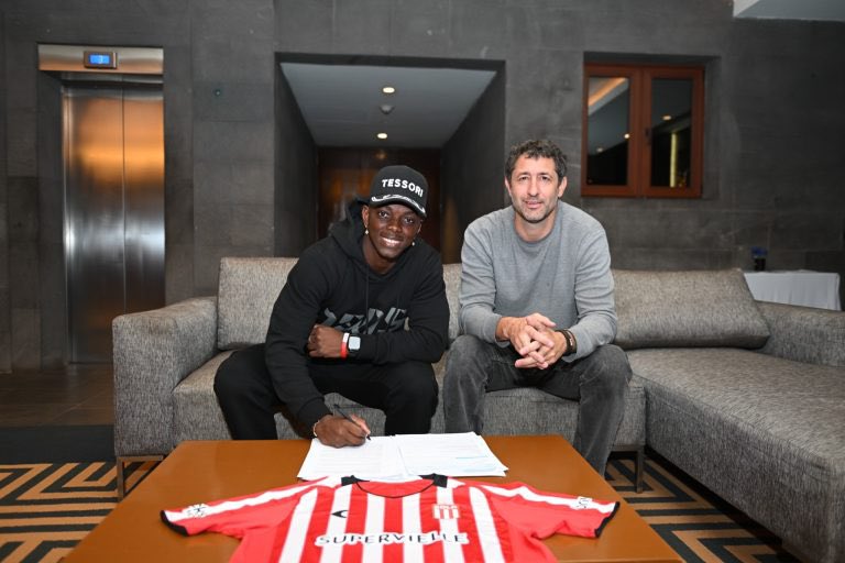 🚨Estudiantes (LP) anunció la renovación de contrato de Edwuin Cetré. 
*️⃣Su vínculo vencía a fin de año y fue prolongado hasta diciembre de 2028.