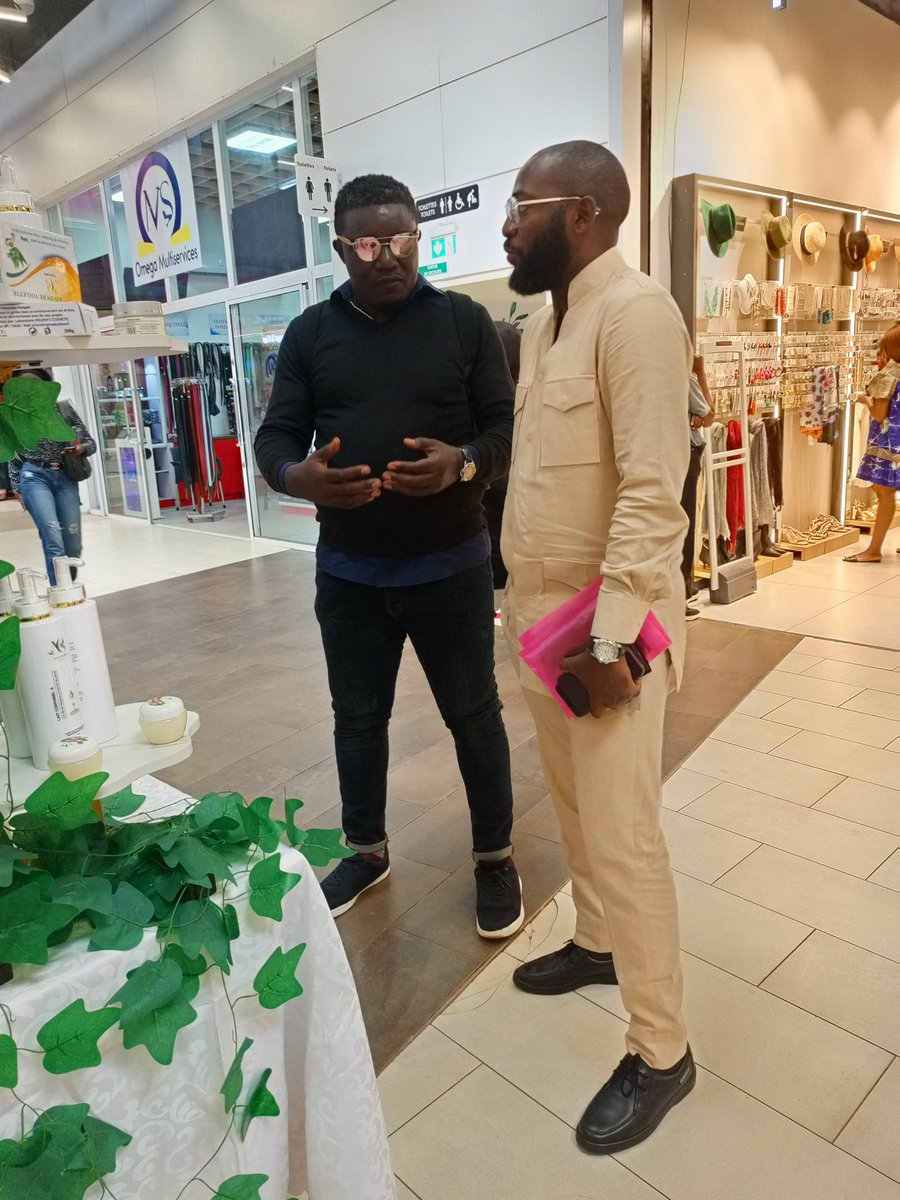 alima_bol's tweet photo. @JP_Mbanga courage frère
#madeincameroun https://t.co/1zRbgzjVLG