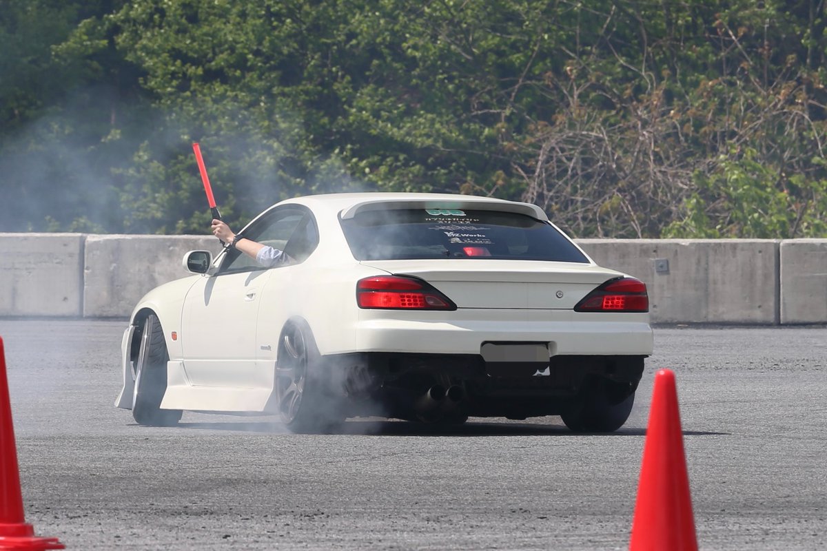 Ryoyas15's tweet photo. 今まで車あるのが当然の生活してたから無いとほんまに困るなぁ
困ると言うよりする事無くなるか
ドリフトしたいし車にも金かけたいけどバイクの免許欲しい
そもそも仕事もどうするか
悩ましいねぇ🫠 https://t.co/1i906VIzHz