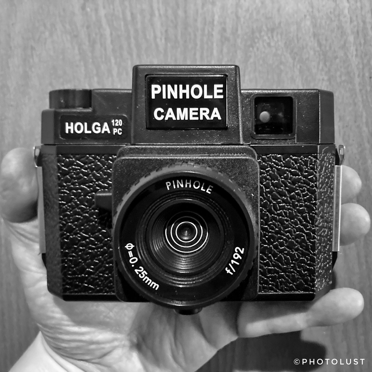 PhotoLust tweet media
