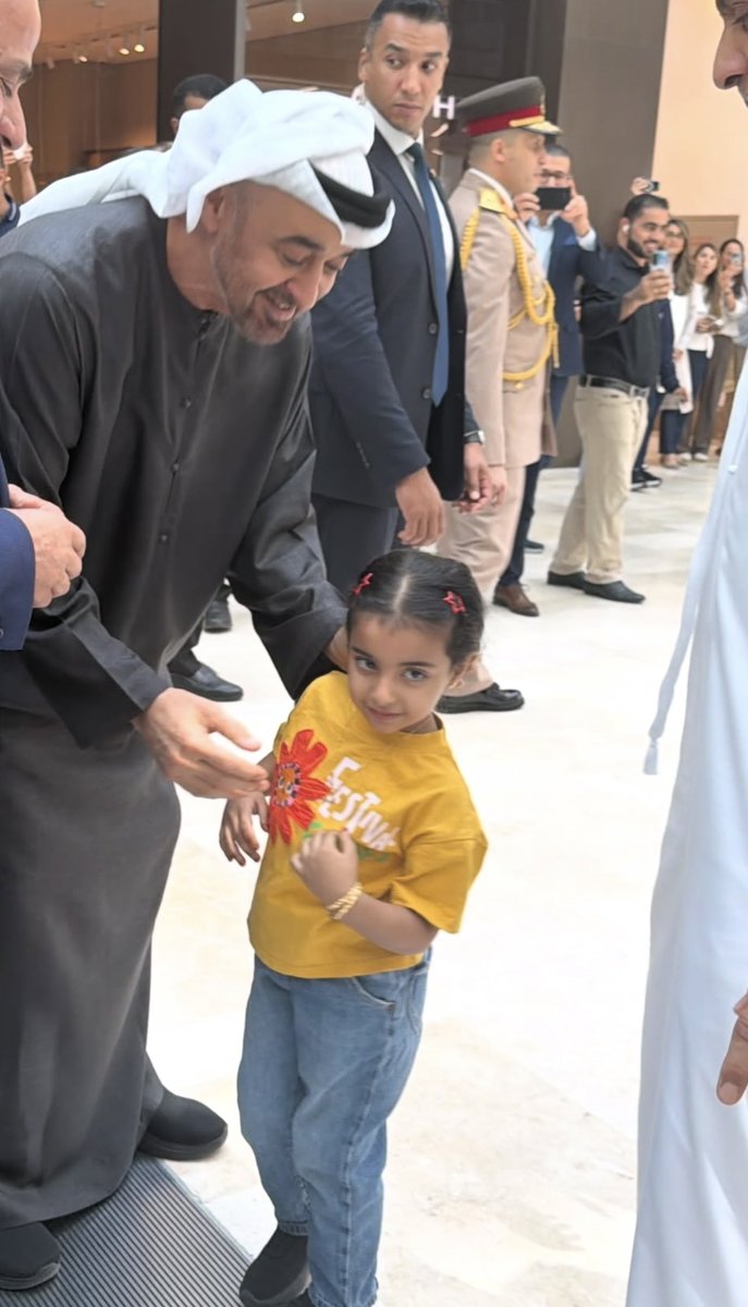 M___R1212's tweet photo. بعض النعم تمشي على شكل إنسان
وجودهـا يكفي عن ألفين نعمـه 🤍 https://t.co/YkpBs1FEDf