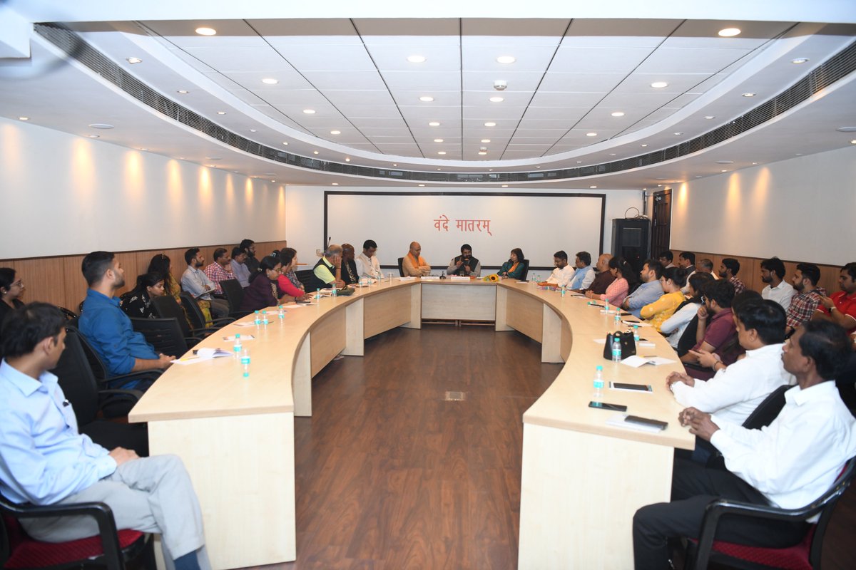 spmrfoundation's tweet photo. #SPMRF #IndiaSouthAfrica #IntegralHumanism #Ubuntu #GlobalSouth #Diplomacy #PolicyDialogue #BinayKumarSingh #AnilSooklal #CivilisationalDialogue https://t.co/cPHkL7LWvV